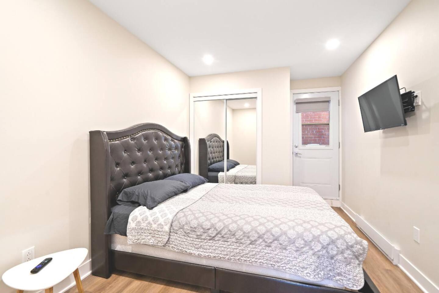 Duplex 6 Bedrooms In Heart Of Plateau Mont-royal Apartamento Montreal