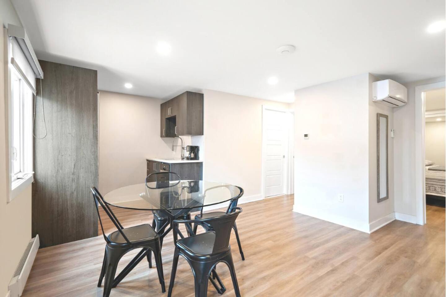Apartamento Duplex 6 Bedrooms In Heart Of Plateau Mont-royal Montreal